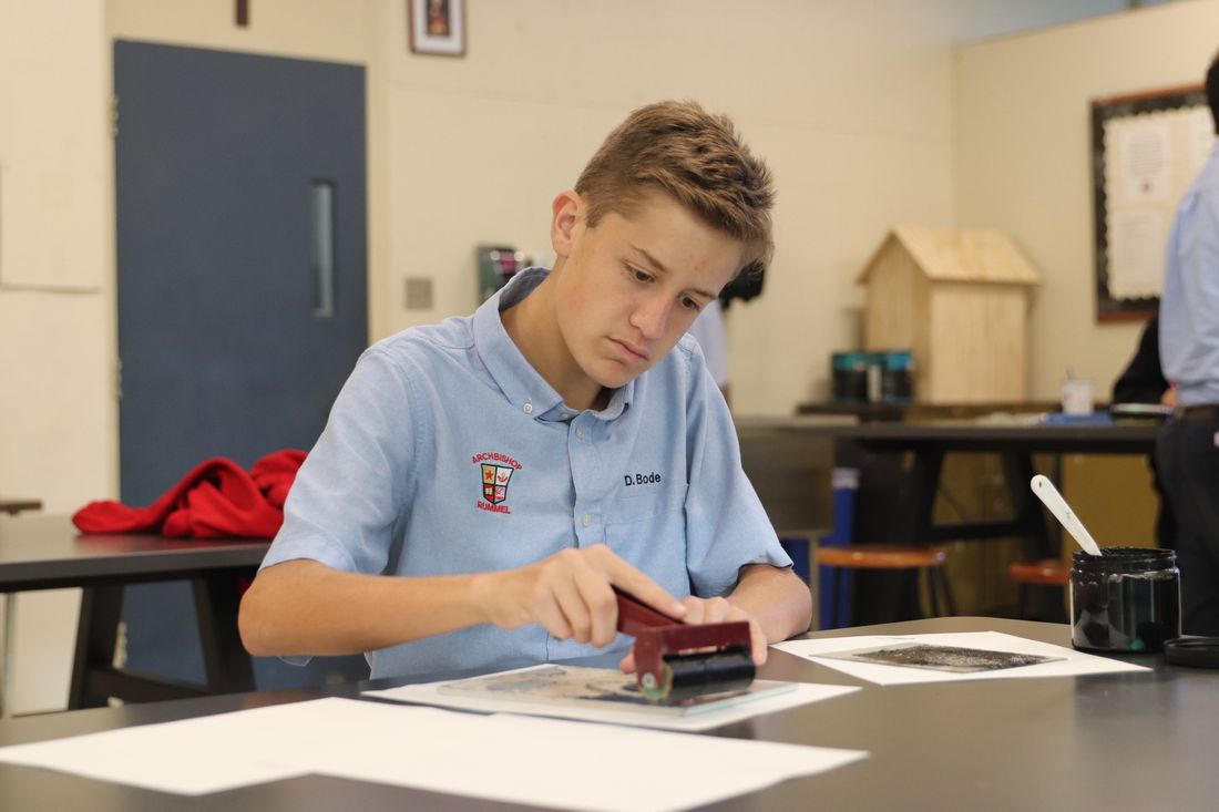 Rummel students in art class